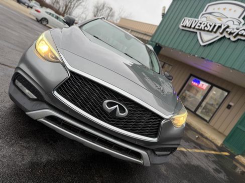 Used 2018 INFINITI QX30 Premium w/ Navigation Package AWD/4WD image 9