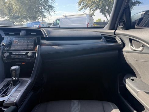 Used 2019 Honda Civic EX image 8