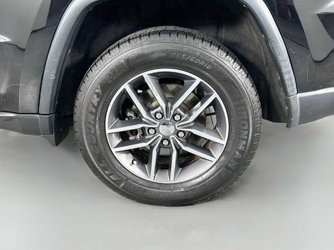 Used 2018 Jeep Grand Cherokee Limited RWD image 34