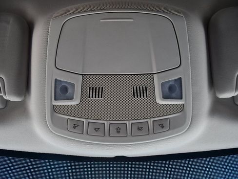 Used 2016 Ford Edge SE image 26