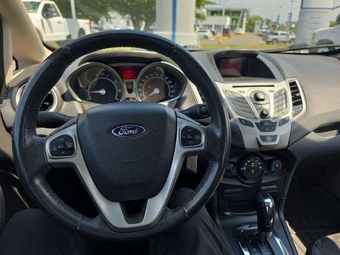 Used 2013 Ford Fiesta SE FWD image 23
