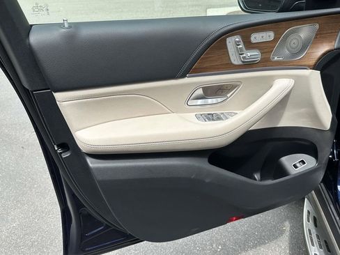 Used 2022 Mercedes-Benz GLS 450 4MATIC w/ AMG Line Exterior image 19