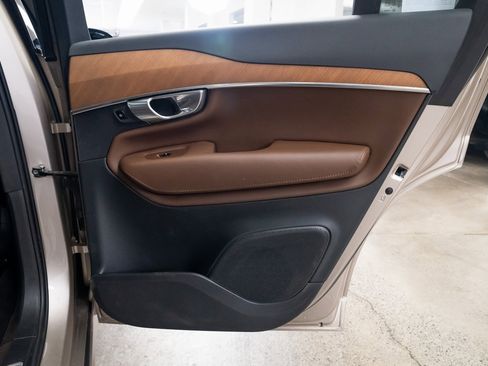 Used 2023 Volvo XC90 T8 Plus image 24