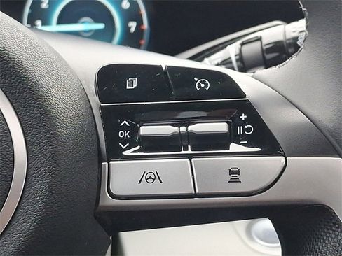 Certified 2022 Hyundai Elantra Limited image 23