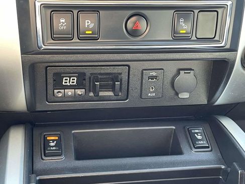 Used 2017 Nissan Titan SL image 23