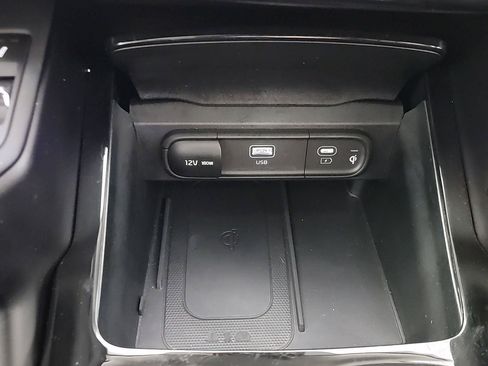 Certified 2025 Kia Telluride EX w/ EX Captain's Chair Package AWD/4WD image 36