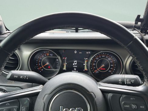 Used 2021 Jeep Wrangler Unlimited Sport AWD/4WD image 16