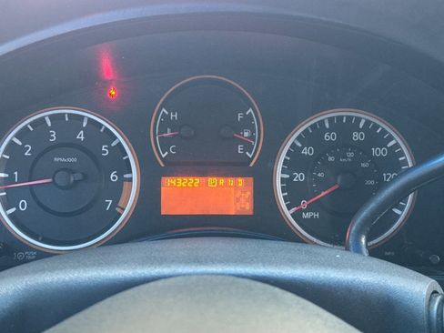 Used 2010 Nissan Titan XE w/ XE Popular Equipment Pkg image 17