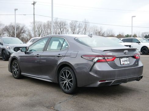 Used 2023 Toyota Camry SE image 5