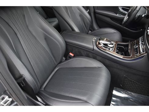 Used 2019 Mercedes-Benz E 300 4MATIC image 30