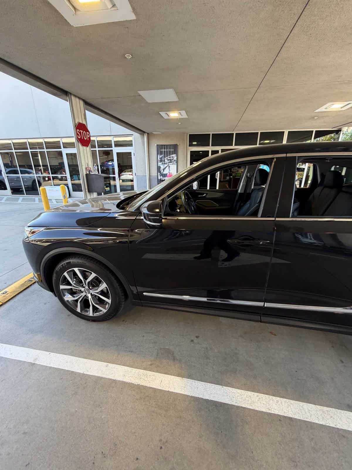 Used 2024 Acura MDX w/ Technology Package FWD image 9