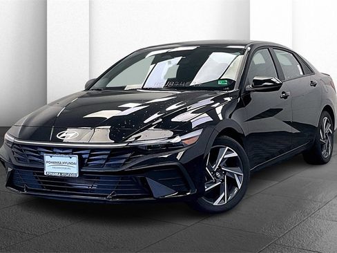 Used 2025 Hyundai Elantra Sport image 10