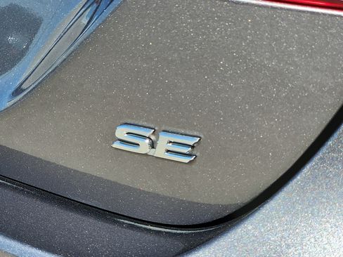 Used 2023 Toyota Camry SE FWD image 10