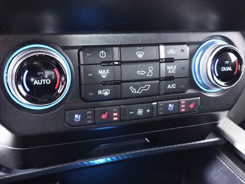 Used 2020 Ford F150 Lariat w/ Equipment Group 502A Luxury AWD/4WD image 28