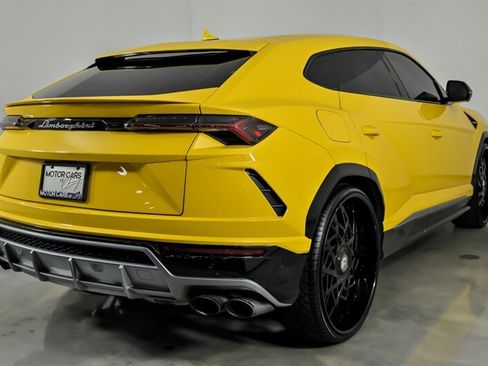 Used 2019 Lamborghini Urus AWD/4WD image 8