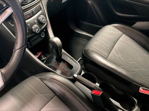 Used 2022 Chevrolet Trax LT w/ Driver Confidence Package AWD/4WD image 20