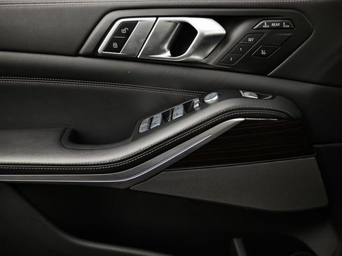 Used 2023 BMW X7 xDrive40i image 15