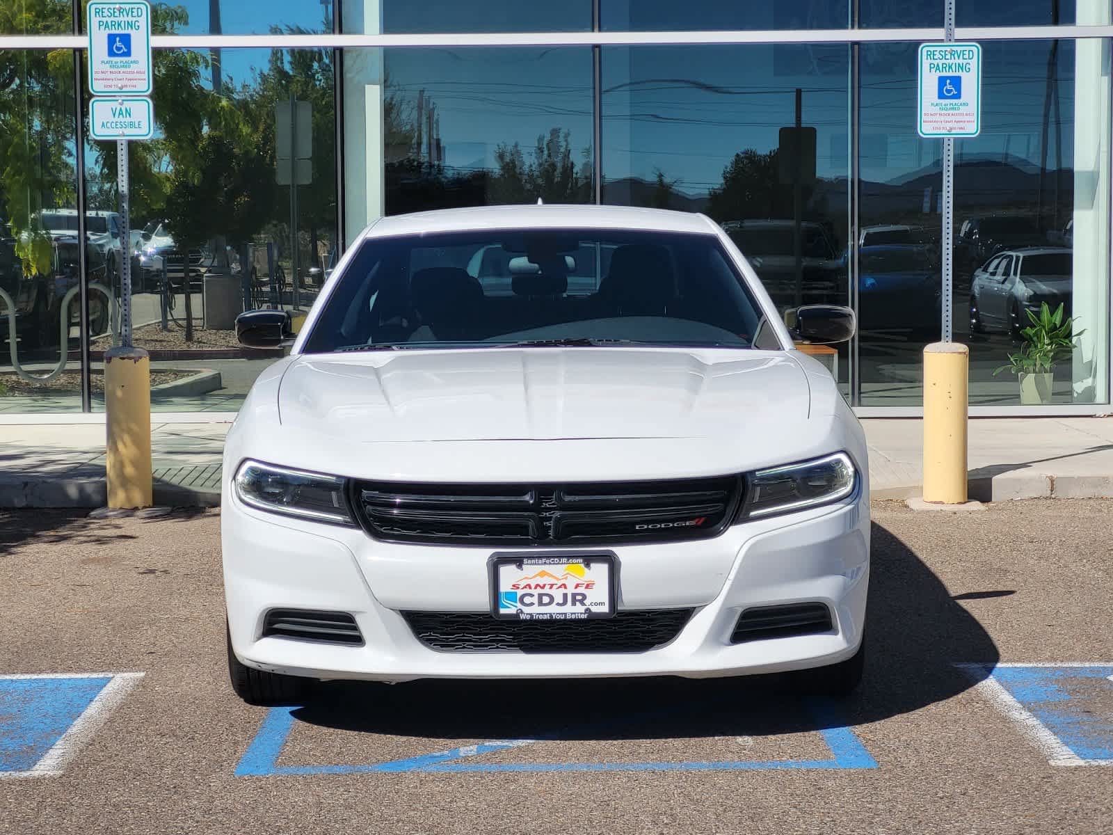 Used 2023 Dodge Charger SXT RWD image 2