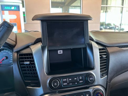 Used 2016 Chevrolet Suburban LT image 21