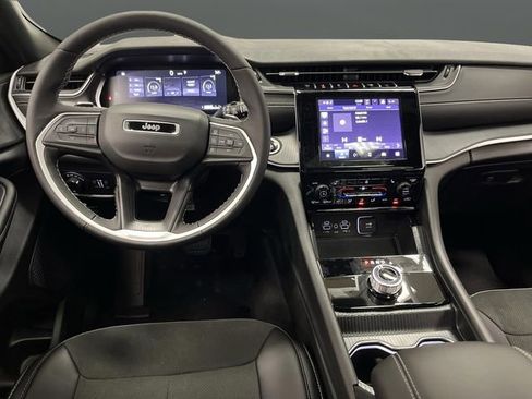 New 2025 Jeep Grand Cherokee L Altitude image 5