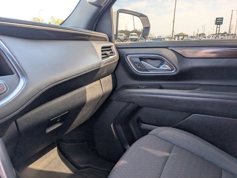 Used 2023 GMC Yukon SLE image 29