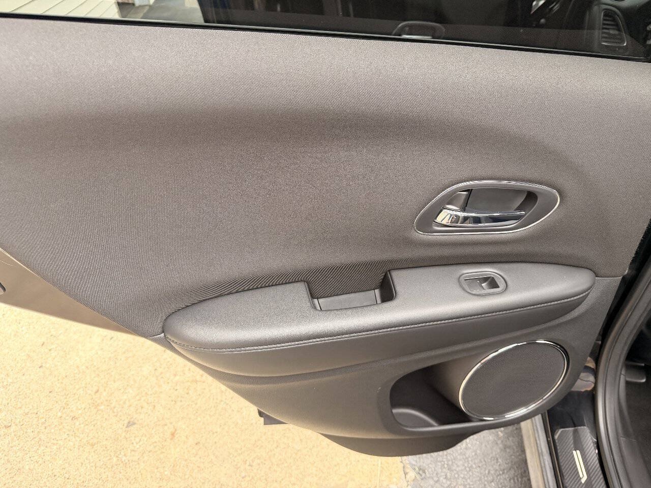 Used 2016 Honda HR-V EX image 13