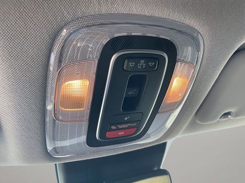 Used 2024 Hyundai Elantra Limited image 25