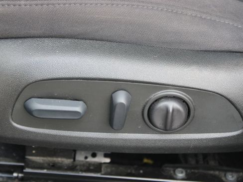 Used 2022 Chevrolet Malibu LT FWD image 16