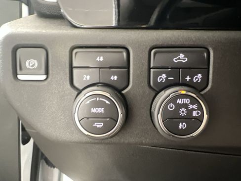 Used 2024 Chevrolet Silverado 2500 LT AWD/4WD image 19