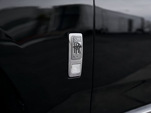 Used 2026 Rolls-Royce Cullinan Base image 11