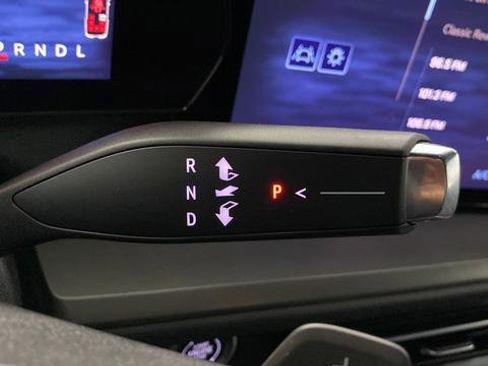 Used 2024 Chevrolet Traverse LT w/ Enhanced Driving Package AWD/4WD image 19