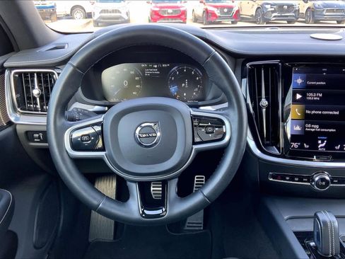Used 2022 Volvo S60 B5 R-Design image 5
