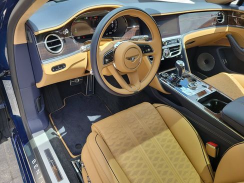 Used 2025 Bentley Flying Spur Plug-In Hybrid AWD/4WD image 52
