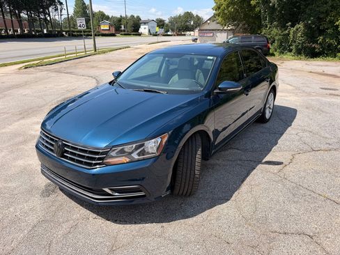 Used 2019 Volkswagen Passat 2.0T Wolfsburg w/ Wheels & Sunroof Package FWD image 1