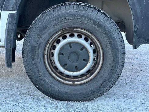 Used 2016 Freightliner Sprinter 2500 image 9