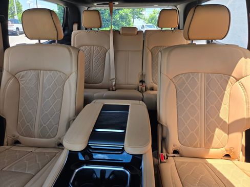 Used 2024 Jeep Grand Wagoneer Series III w/ Rear Seat Video Group 1 AWD/4WD image 13