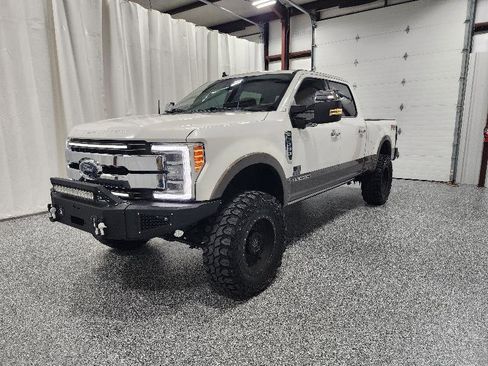 Used 2019 Ford F250 King Ranch w/ King Ranch Ultimate Package image 4