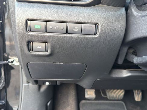 Used 2024 Nissan Sentra S FWD image 19