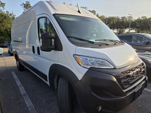 Used 2025 RAM ProMaster 2500 w/ Convenience Group FWD image 2