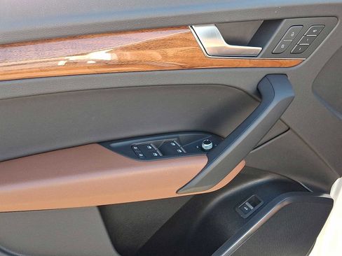 Certified 2023 Audi Q5 2.0T Premium w/ Convenience Package image 10