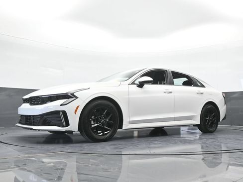 Used 2025 Kia K5 LXS FWD image 55