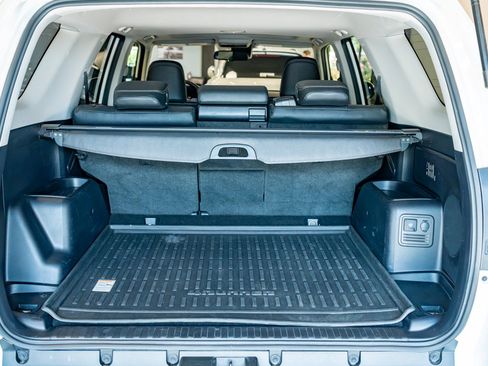 Used 2020 Toyota 4Runner Limited AWD/4WD image 17