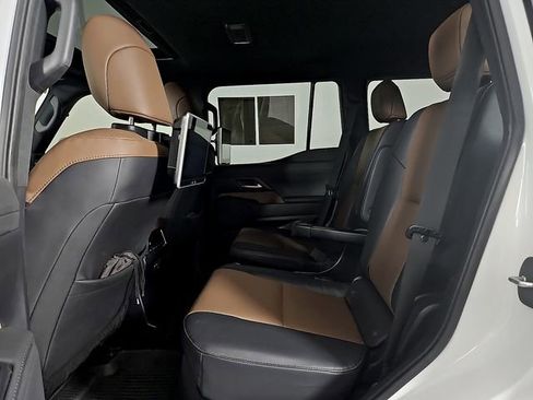 New 2025 Lexus GX 550 AWD/4WD image 10