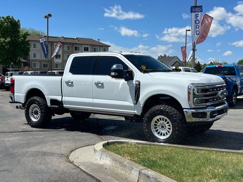 Used 2023 Ford F250 Lariat w/ Lariat Ultimate Package AWD/4WD image 13
