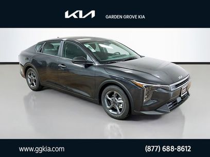 New 2025 Kia K4 LXS