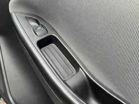 Used 2012 Ford Focus SE image 34