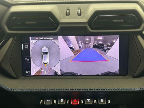 Used 2025 Lamborghini Urus SE image 14