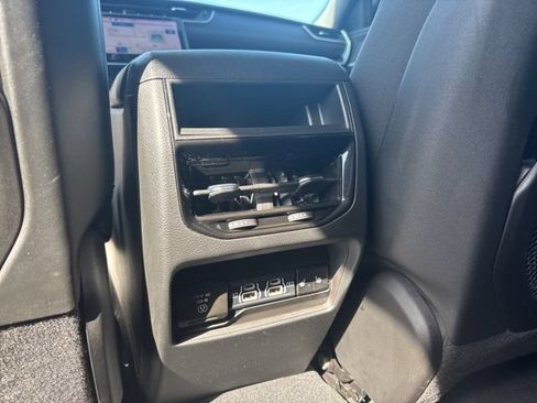 Used 2023 Jeep Grand Cherokee Limited w/ Luxury Tech Group II AWD/4WD image 13