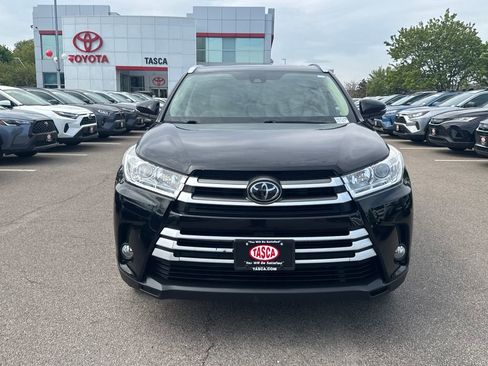 Used 2017 Toyota Highlander XLE AWD/4WD image 2