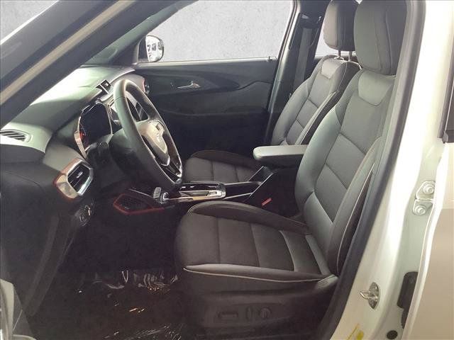 Used 2023 Chevrolet TrailBlazer RS w/ Technology Package FWD image 14
